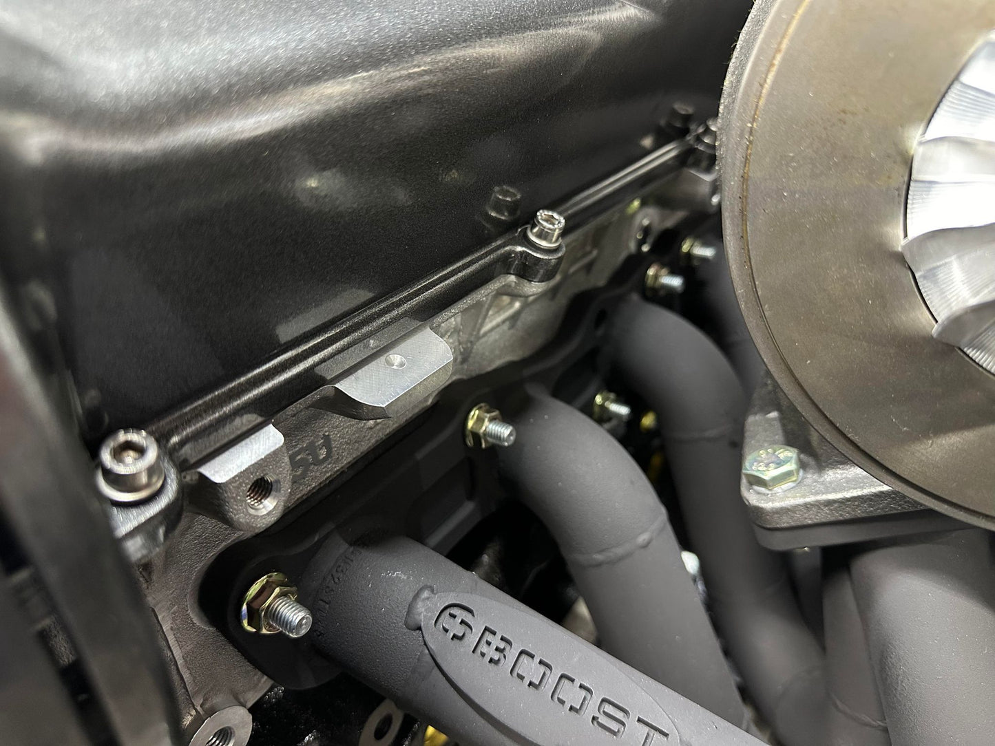 Countersteer Valve Cover Bolt Kit